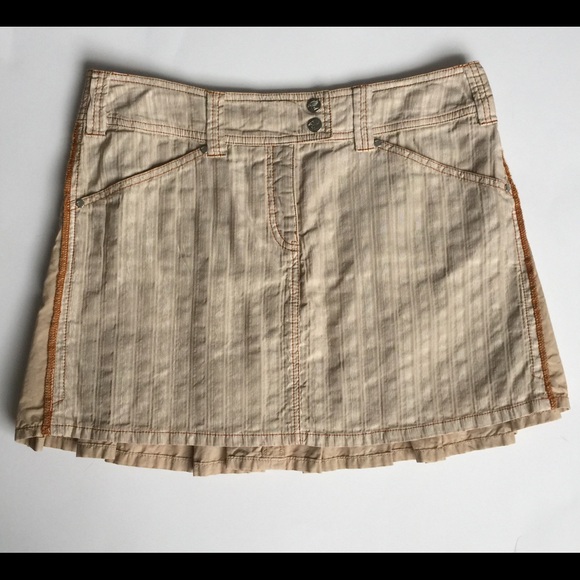 🎉HP🎉 Versace 1/2 pleated mini skirt💕 - Picture 2 of 8